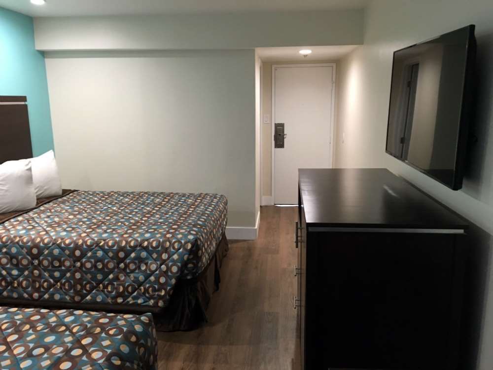 Vagabond Inn Executive - Bakersfield Downtowner 객실 사진
