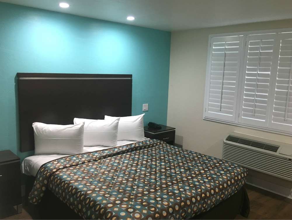 Vagabond Inn Executive - Bakersfield Downtowner 객실 사진
