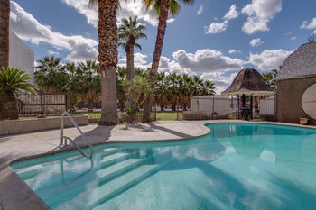 Vagabond Inn Executive - Bakersfield Downtowner 외부 사진